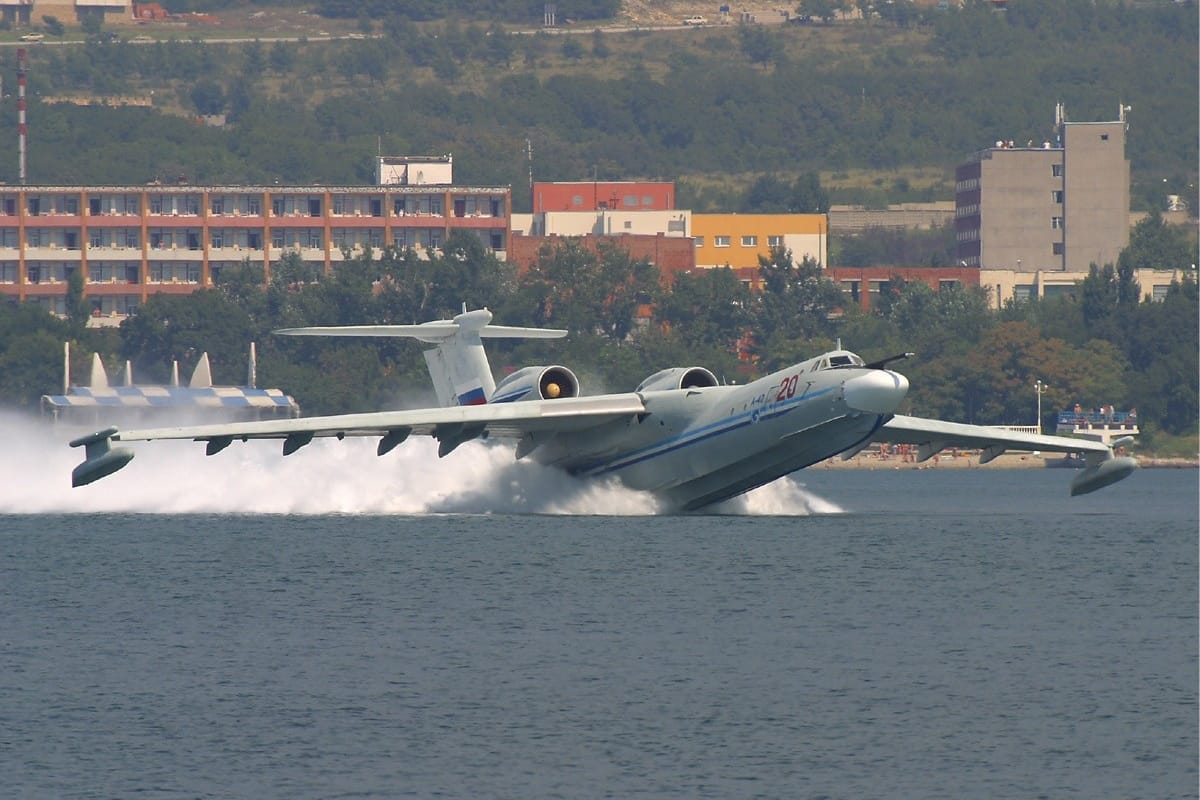Beriev A-40
