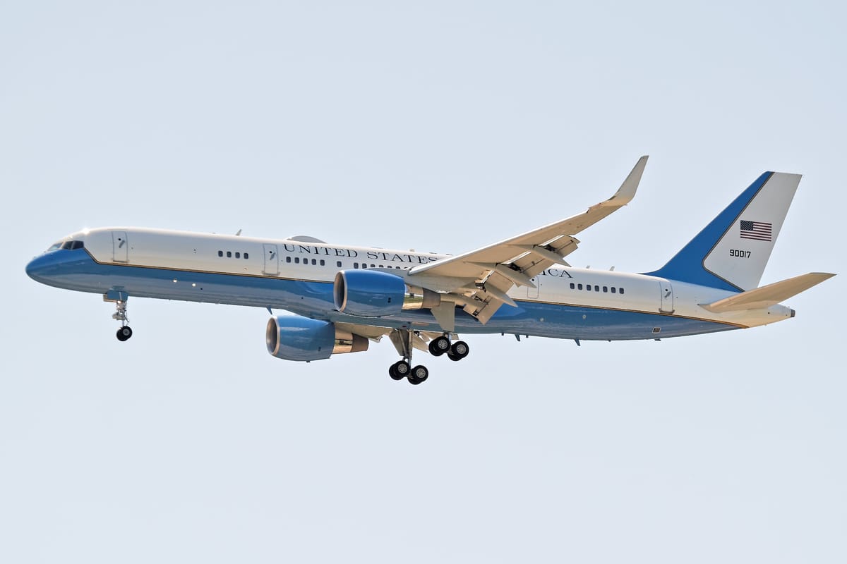 Boeing C-32