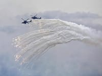 Boeing AH-64 Apache - Image 2