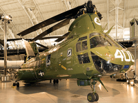 Boeing Vertol CH-46 Sea Knight - Image 11