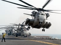 Sikorsky CH-53E Super Stallion - Image 18