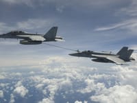 Boeing F/A-18E/F Super Hornet - Image 6