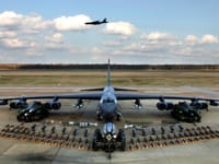 Boeing B-52 Stratofortress - Image 7