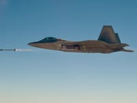 Lockheed Martin F-22 Raptor - Image 17