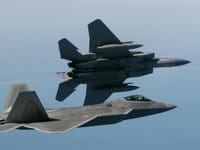 Lockheed Martin F-22 Raptor - Image 3