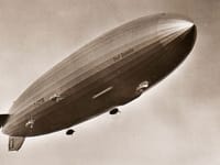 LZ 130 Graf Zeppelin - Image 1