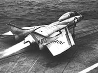 Vought F7U Cutlass - Image 3