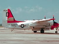Grumman S-2 Tracker - Image 1