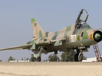 Sukhoi Su-17 - Image 11
