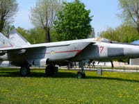 Mikoyan-Gurevich MiG-25 - Image 7
