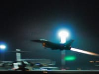 General Dynamics F-16 Fighting Falcon - Image 18