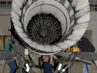 General Dynamics F-16 Fighting Falcon - Image 30