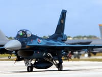 Mitsubishi F-2 - Image 3