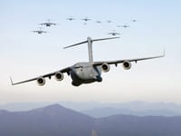 Boeing C-17 Globemaster III - Image 9