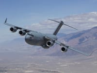 Boeing C-17 Globemaster III - Image 11