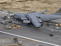 Boeing C-17 Globemaster III - Image 8